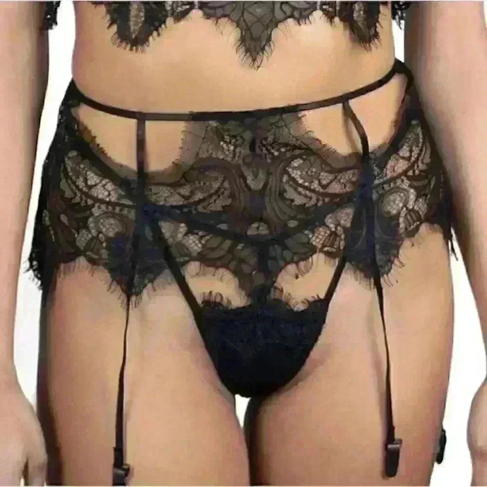 Garter Scallop Lace Rigel by Less Is Amor